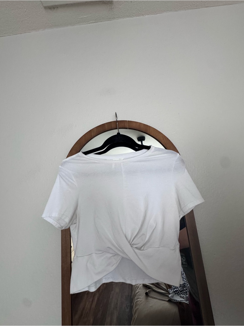 H&M White Short Sleeve Twist-Back Tee